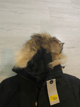 Load image into Gallery viewer, Canada Goose Jacket
