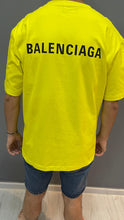 Load image into Gallery viewer, Balenciaga Tshirt Oversized
